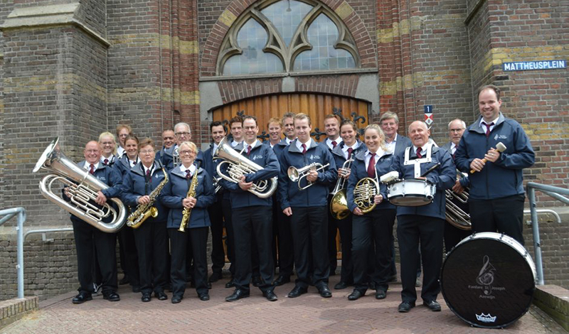 Taptoe en kermis in Azewijn gaan in aangepaste vorm door
