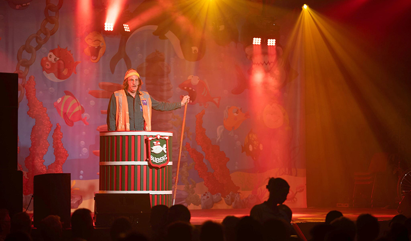 Poet Entertainment strikt zes tonpraters voor ‘aovendje uut veur ’n goeie buut’