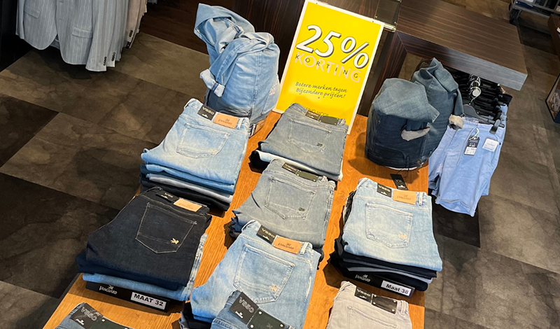 Kermiskoopzondag met rad van fortuin bij Gilsing Herenmode