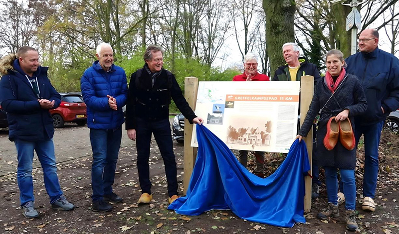 Nieuw klompenpad leidt wandelaars langs water, door bossen en landelijk gebied Greffelkamp