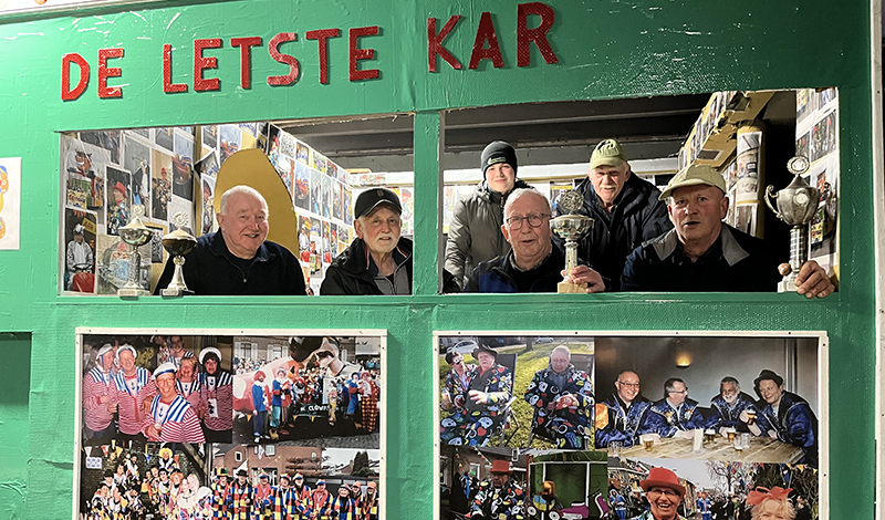 Laatste optocht voor carnavalsgroep Koningsweg: ‘Na bijna 50 jaar is het mooi geweest’